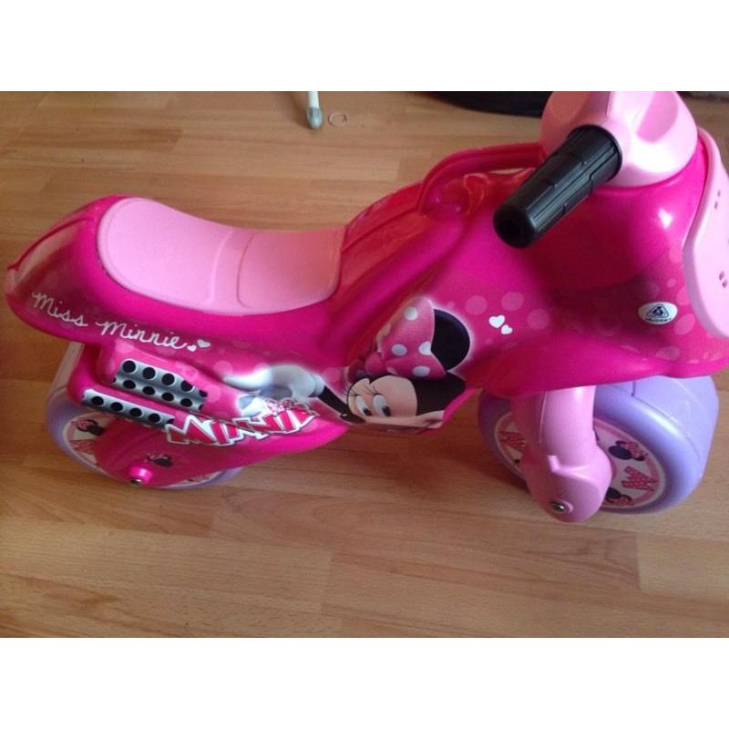 Push along pink minni bike never been used