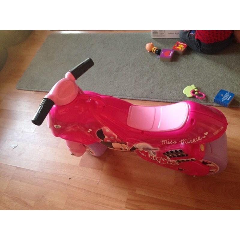 Push along pink minni bike never been used