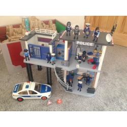 Playmobil police station and 3 cars