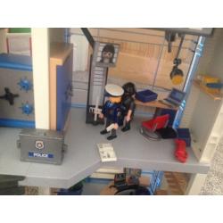 Playmobil police station and 3 cars