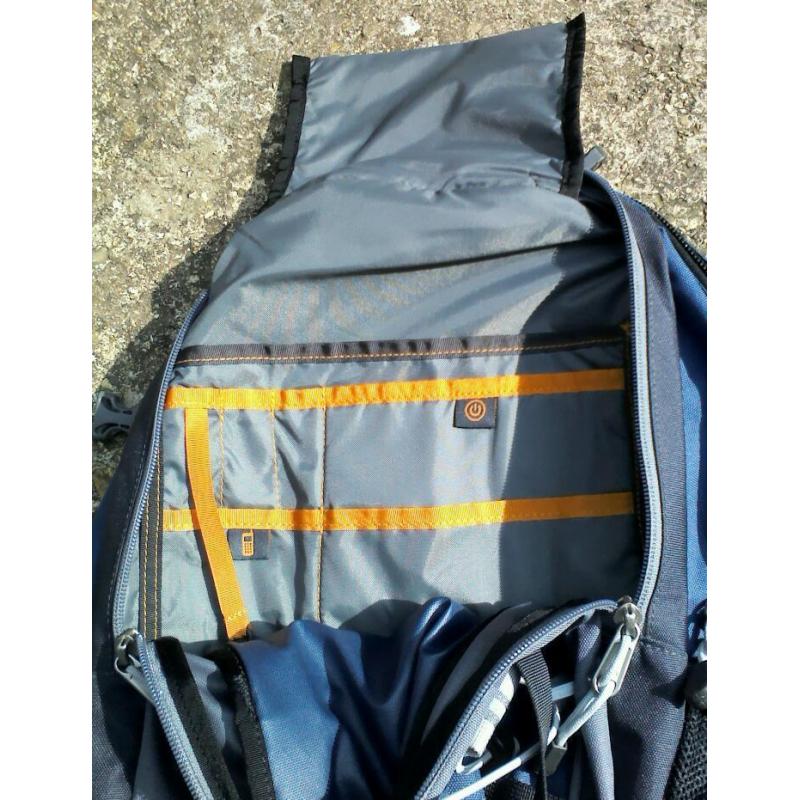 North Face Flint Technical 28L Rucksack (brand new without tags)