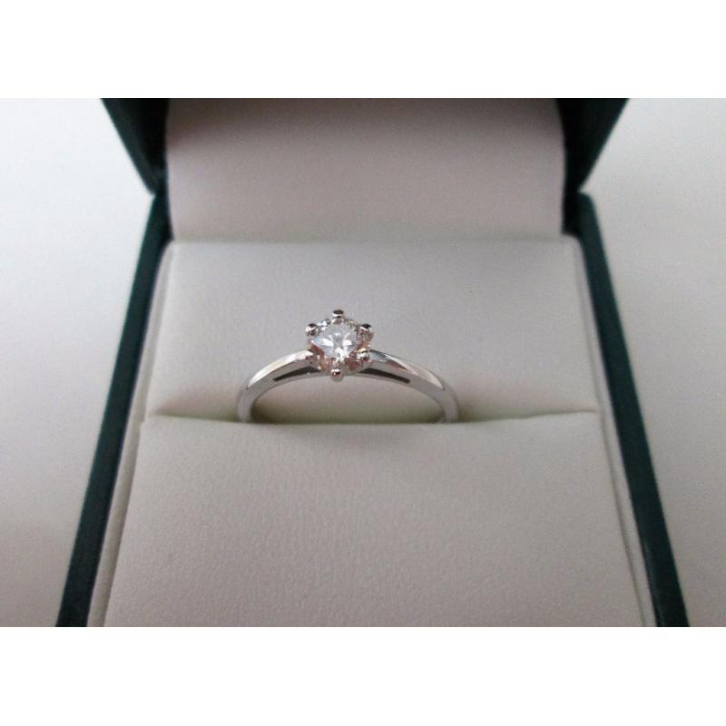 18ct White Gold .40ct Round Diamond Solitaire size N 1/2 Looks Brand New