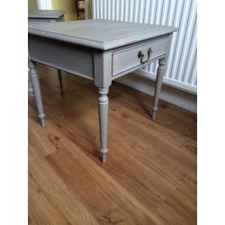 Pair of Vintage Solid Mahogany Side/Lamp Tables /