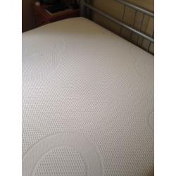 Memory foam mattress double excellent condition