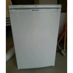 White hotpoint fridge