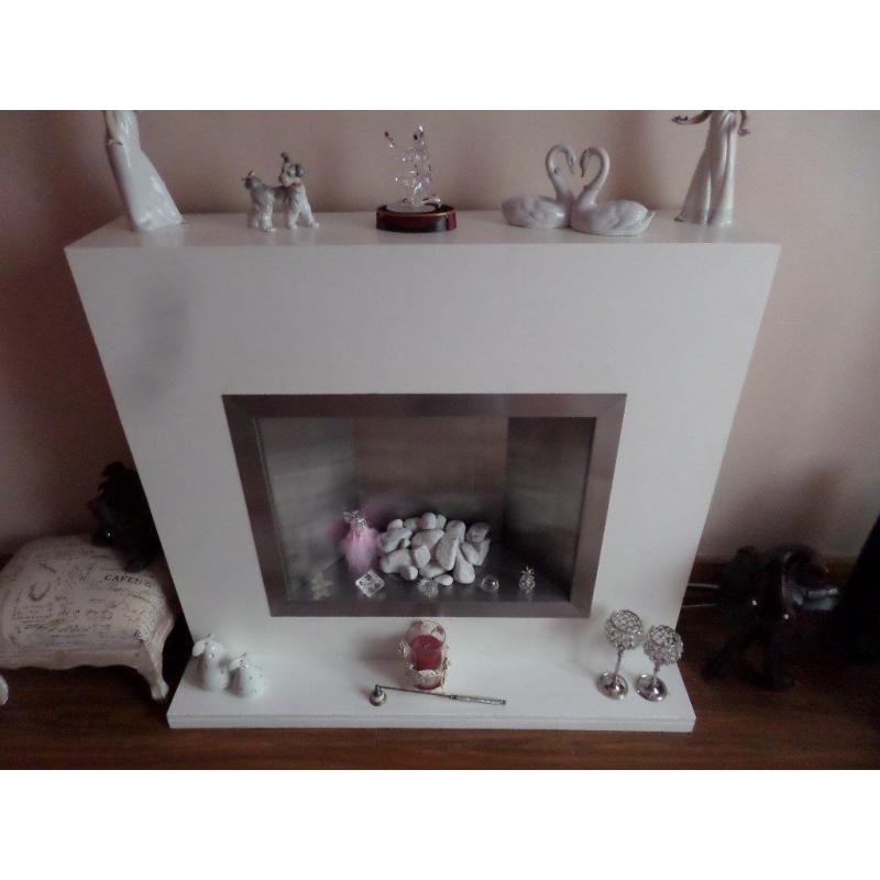 Large White Manhattan Electric Fire suite 2000W