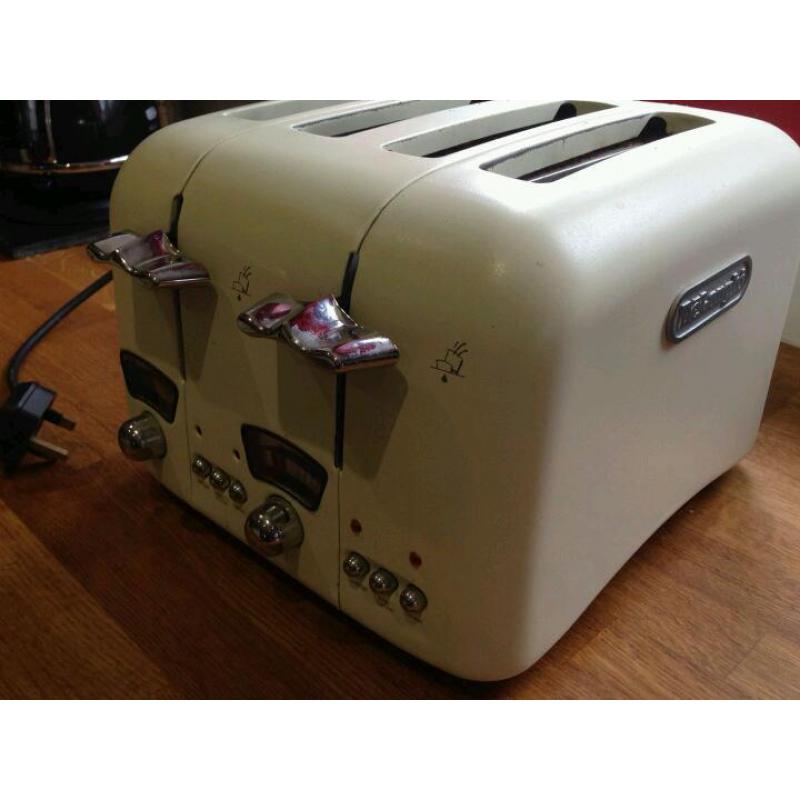 Delonghi 4 slice toaster