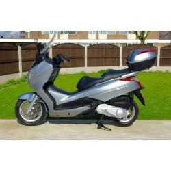 Stunning immaculate Honda FES125 S-Wing PCX CYGNUS XMAX showroom cond FSH HPI clear Full mot UK DEL