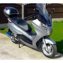 Stunning immaculate Honda FES125 S-Wing PCX CYGNUS XMAX showroom cond FSH HPI clear Full mot UK DEL