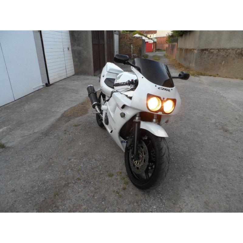 Honda CBR400rr Gullarm NC29 BabyBlade. 400cc sports bike classic motorcycle. MOT'ed SWAP 600 or WHY