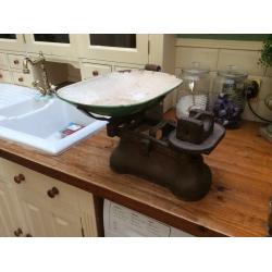 Vintage shop weighing scales