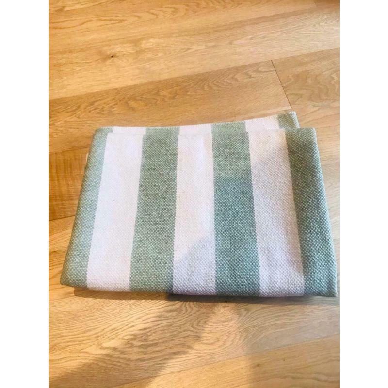 BRAND NEW M&S Green & Cream Rug - 168cm x 117cm - 98% cotton