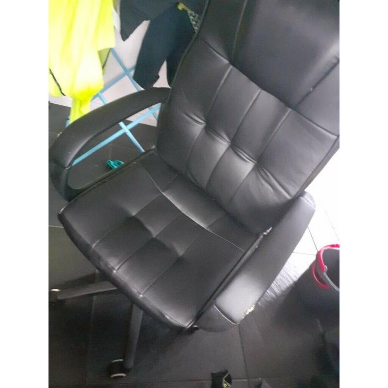 Office/Gaming chair Sold & away already